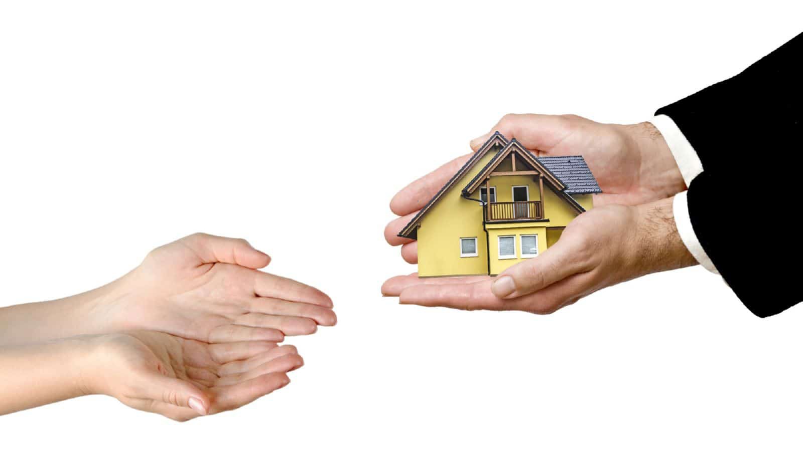 Những điều cần lưu ý khi cha mẹ sang tên đất cho con
