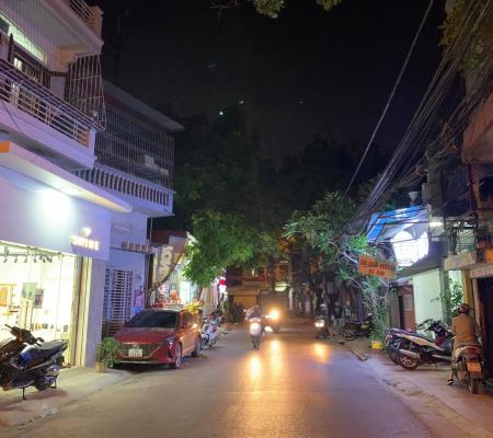 Nhà 4 tầng xây độc lập 66m2 mặt đường Miếu Hai Xã, Dư Hàng Kênh