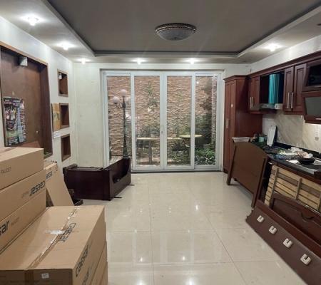 Nhà 4,5 tầng mặt đường Ngô Gia Tự, gần Cầu Rào, Hải Phòng