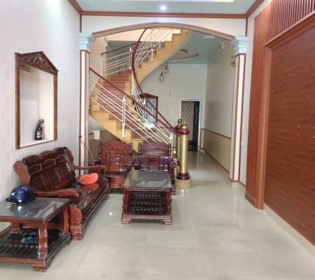 Nhà 3 tầng 94m2 mặt đường Miếu Hai Xã vừa ở vừa kinh doanh buôn bán