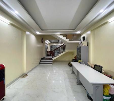 Nhà 4 tầng 90m2 tuyến 2 phố Tô Vũ, Văn Cao