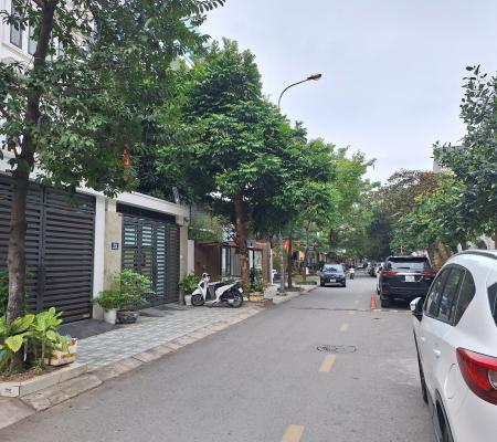 Lô đất 92m2 đường Hoàng Ngọc Phách, Kênh Dương