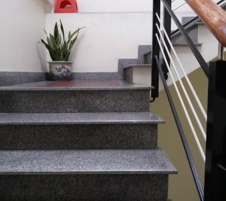 Nhà 3 tầng mặt đường Nguyễn Bỉnh Khiêm gần cầu vượt Lạch Tray