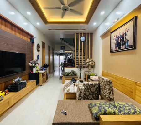 Nhà 3 tầng 92m2 xây độc lập mặt đường Trực Cát, Thiên Lôi