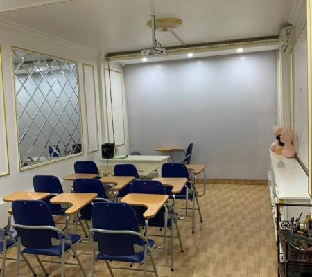 Nhà 4 tầng x 52m2 mặt tiền đường Hoàng Minh Thảo ngay chợ Hàng