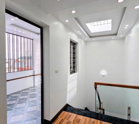 Nhà mới xây 4 tầng sân rộng tại Cầu Tre, Hải Phòng