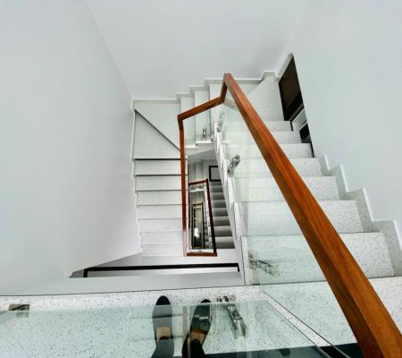 Nhà 4 tầng ôtô đỗ cửa Thiên Lôi & Võ Nguyên Giáp, Lê Chân - HP